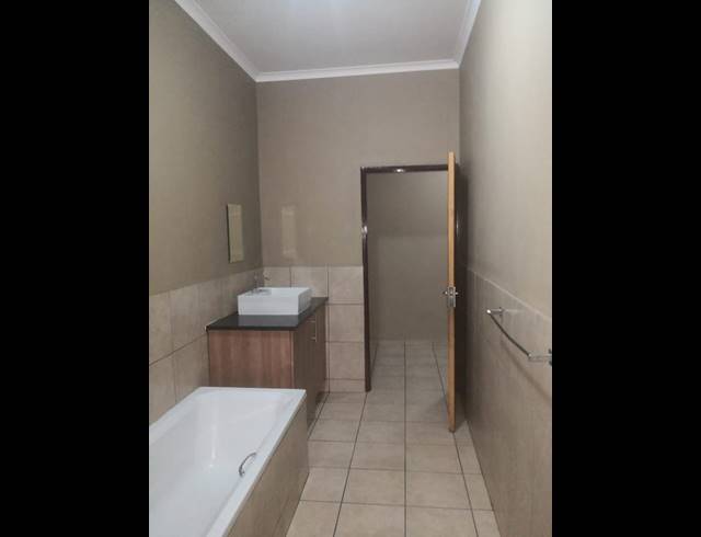 BUSINESS FOR SALE IN VANDERBIJLPARK CW 5